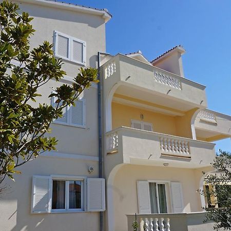 Apartments Sandra Sukošan Екстериор снимка