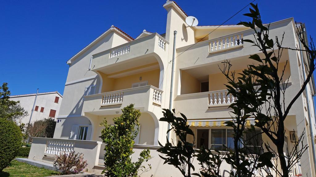 Apartments Sandra Sukošan Екстериор снимка