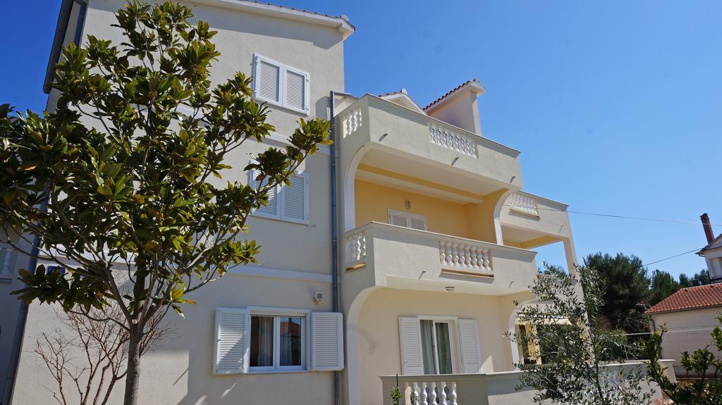 Apartments Sandra Sukošan Екстериор снимка