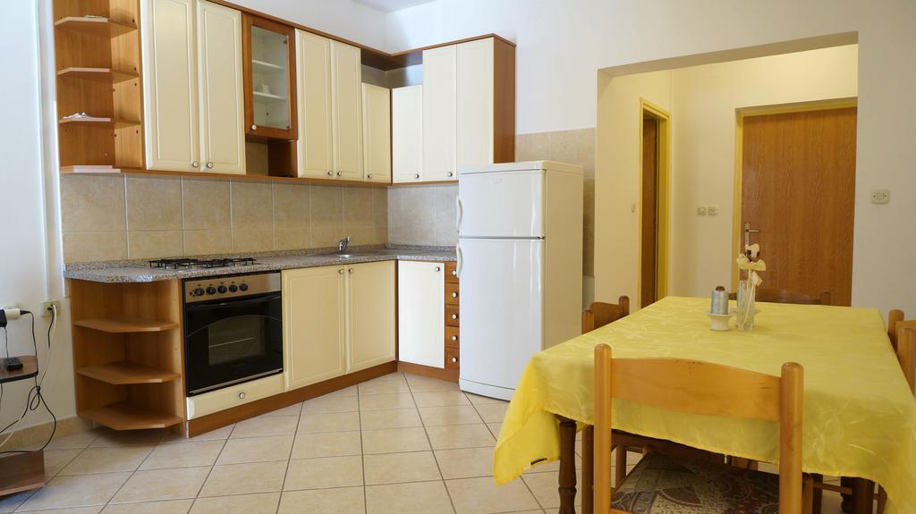 Apartments Sandra Sukošan Стая снимка